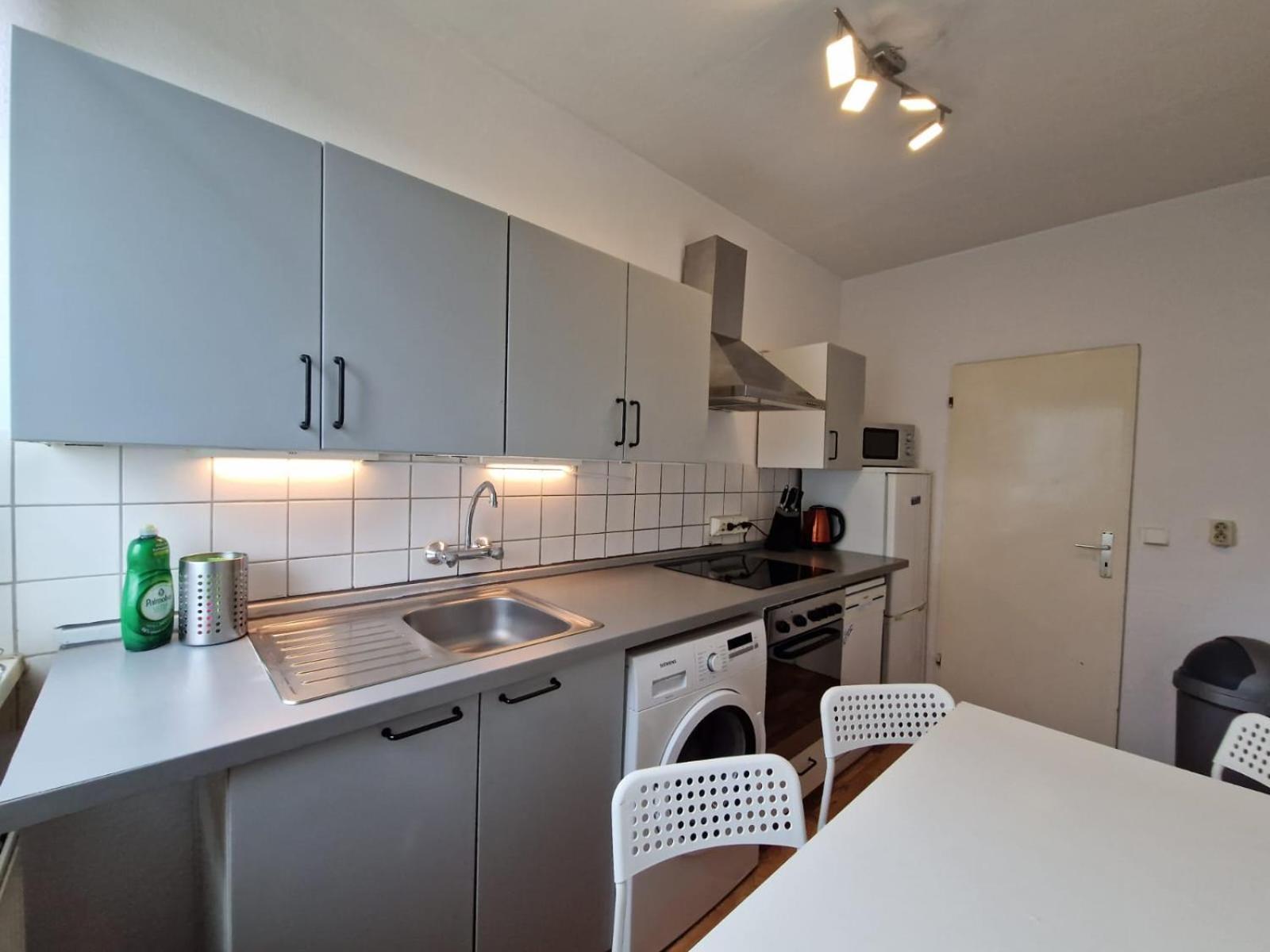 Schoene 3 Schlafzimmer Wohnung Mit 4 Dopplbetten Berlin Luaran gambar