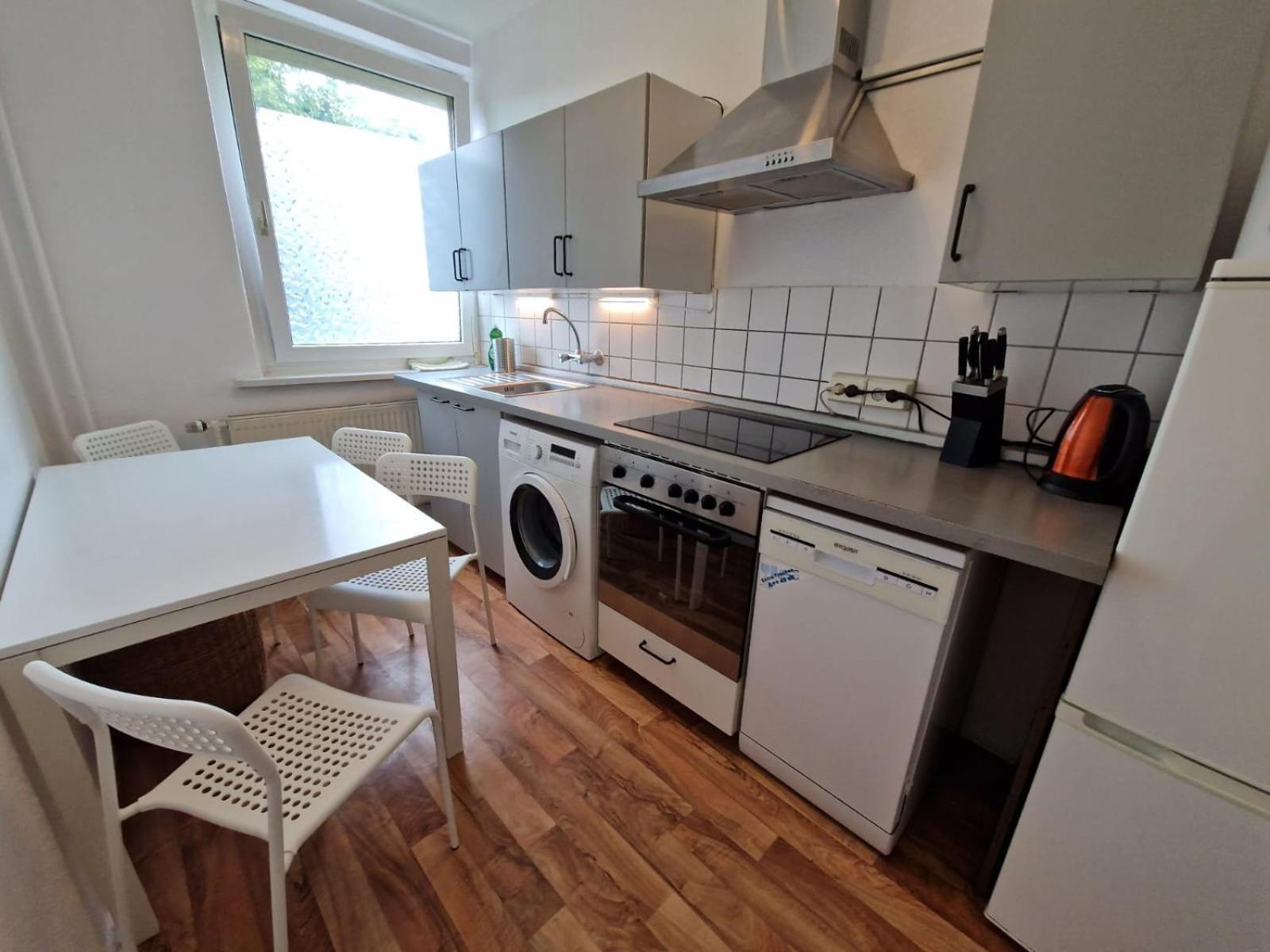 Schoene 3 Schlafzimmer Wohnung Mit 4 Dopplbetten Berlin Luaran gambar