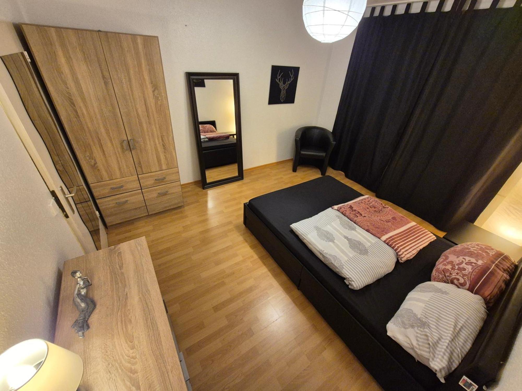 Schoene 3 Schlafzimmer Wohnung Mit 4 Dopplbetten Berlin Luaran gambar