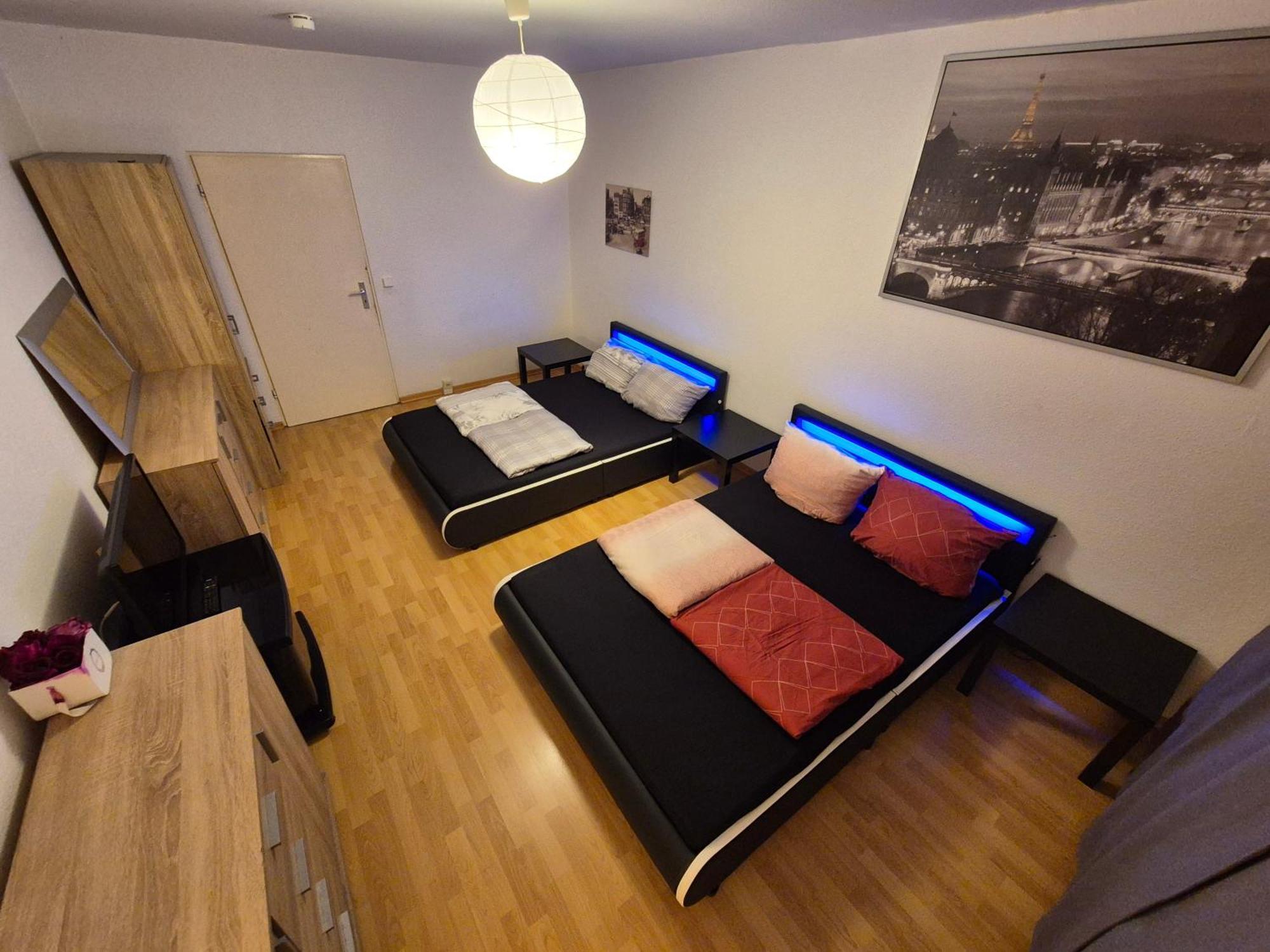 Schoene 3 Schlafzimmer Wohnung Mit 4 Dopplbetten Berlin Luaran gambar