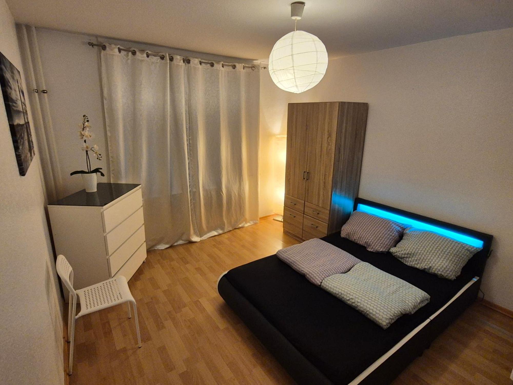 Schoene 3 Schlafzimmer Wohnung Mit 4 Dopplbetten Berlin Luaran gambar