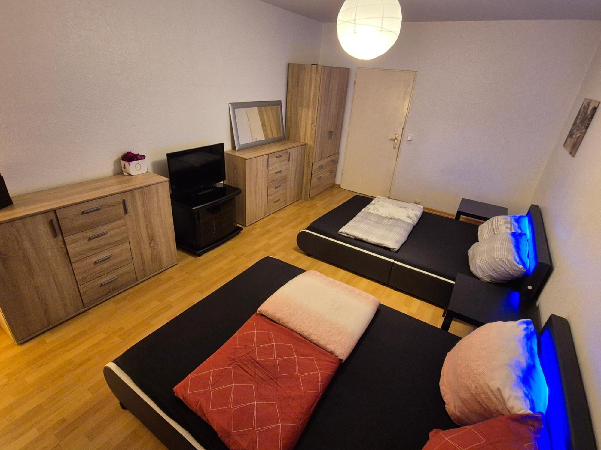 Schoene 3 Schlafzimmer Wohnung Mit 4 Dopplbetten Berlin Luaran gambar