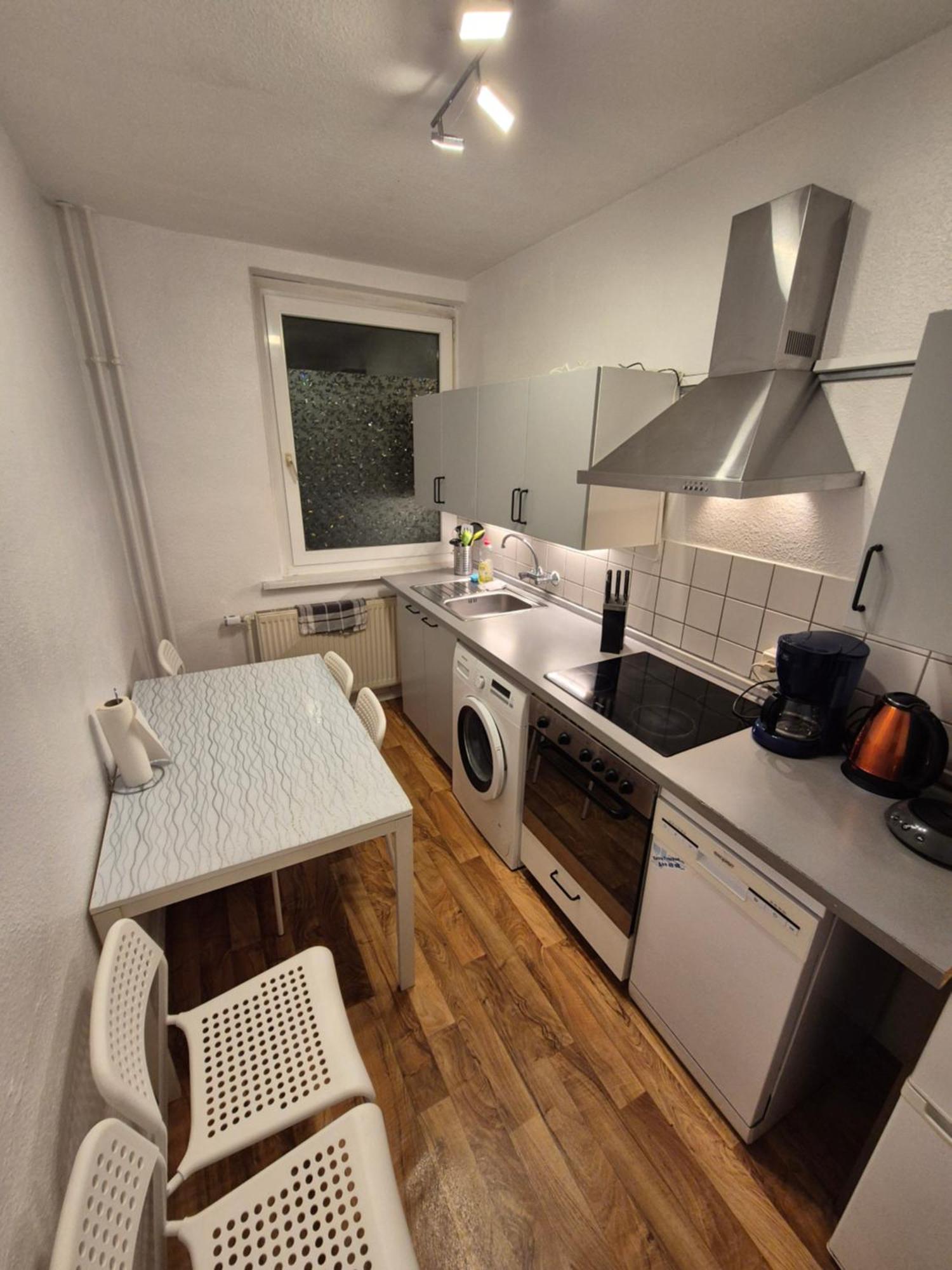 Schoene 3 Schlafzimmer Wohnung Mit 4 Dopplbetten Berlin Luaran gambar